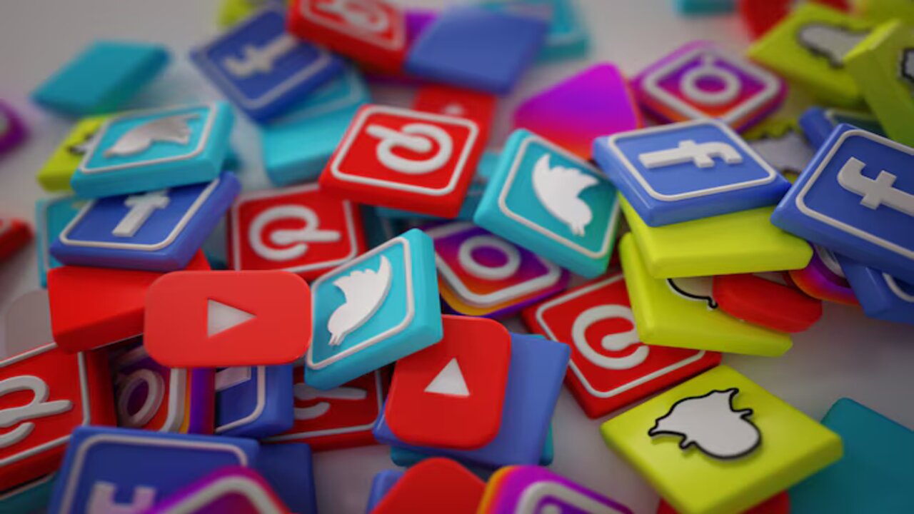 Redes sociais e conteúdo adulto: como integrar essa ferramenta em seu trabalho