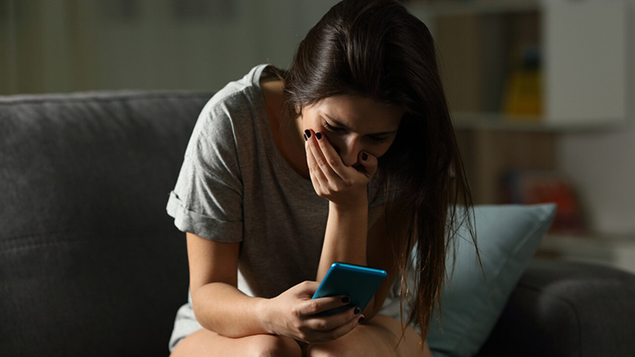 Críticas e comentários negativos no conteúdo adulto: como proteger seu psicológico